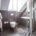 & Restaurant Fackelgarten Plau Am فندق بلاو ام سي