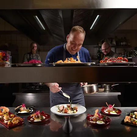 & Restaurant Fackelgarten Plau Am 3*