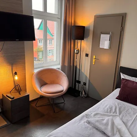 & Restaurant Fackelgarten Plau Am 3* Plau am See