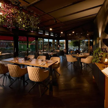 & Restaurant Fackelgarten Plau Am