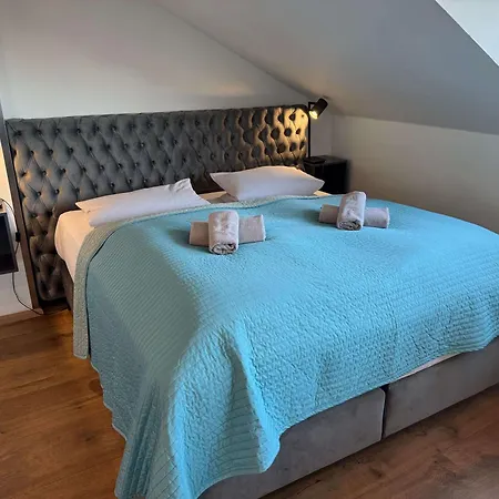 Hotell & Restaurant Fackelgarten Plau Am