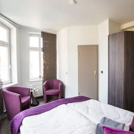 & Restaurant Fackelgarten Plau Am 3*