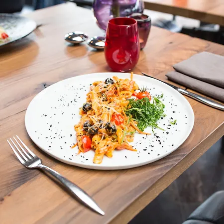 & Restaurant Fackelgarten Plau Am Hotell 3*