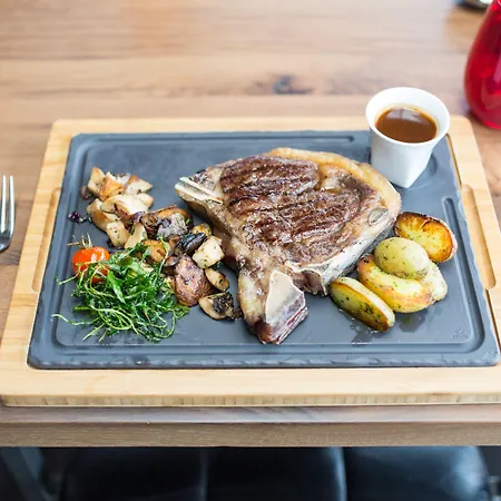 & Restaurant Fackelgarten Plau Am Hotell 3*