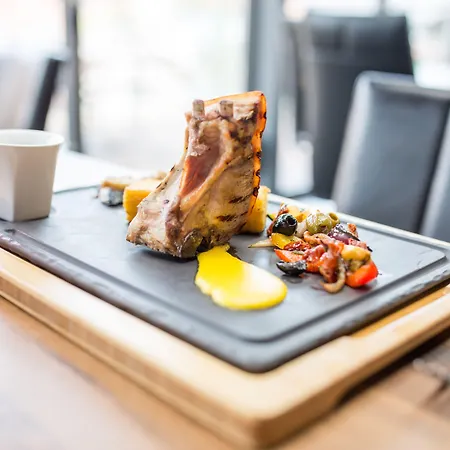 & Restaurant Fackelgarten Plau Am Hotell 3*