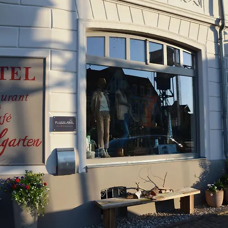 & Restaurant Fackelgarten Plau Am