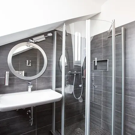 Hotell & Restaurant Fackelgarten Plau Am