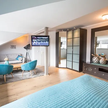 & Restaurant Fackelgarten Plau Am 3*