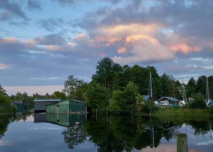 & Restaurant Fackelgarten Plau Am