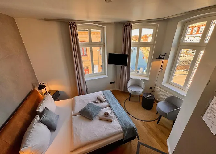 & Restaurant Fackelgarten Plau Am Hotel 3*