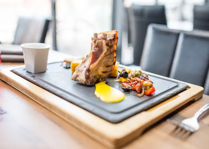 & Restaurant Fackelgarten Plau Am Hotel 3*